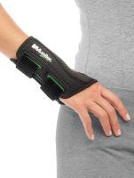 Mueller® Green Fitted Wrist Brace