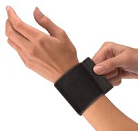 Mueller® Wrist Support With Loop OSFM